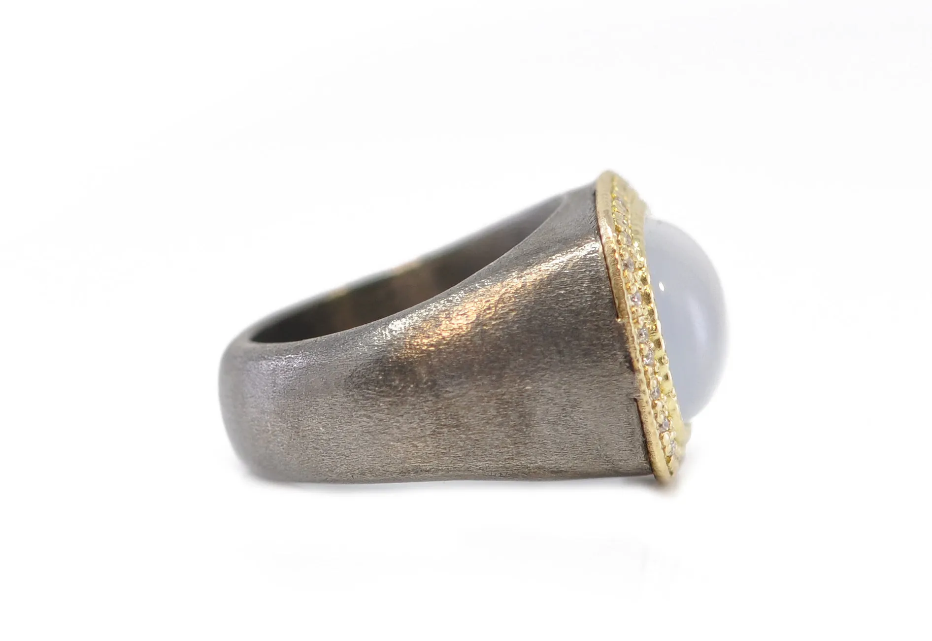 TURKISH CHALCEDONY SIGNET RING