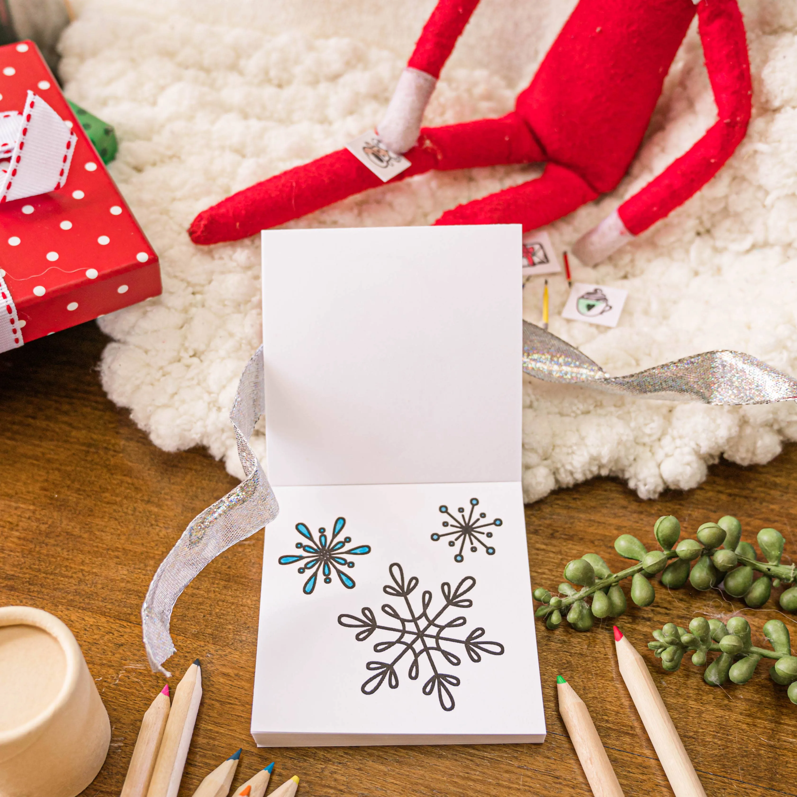 Very Merry Easy Tear Glue Bind Mini Coloring Book