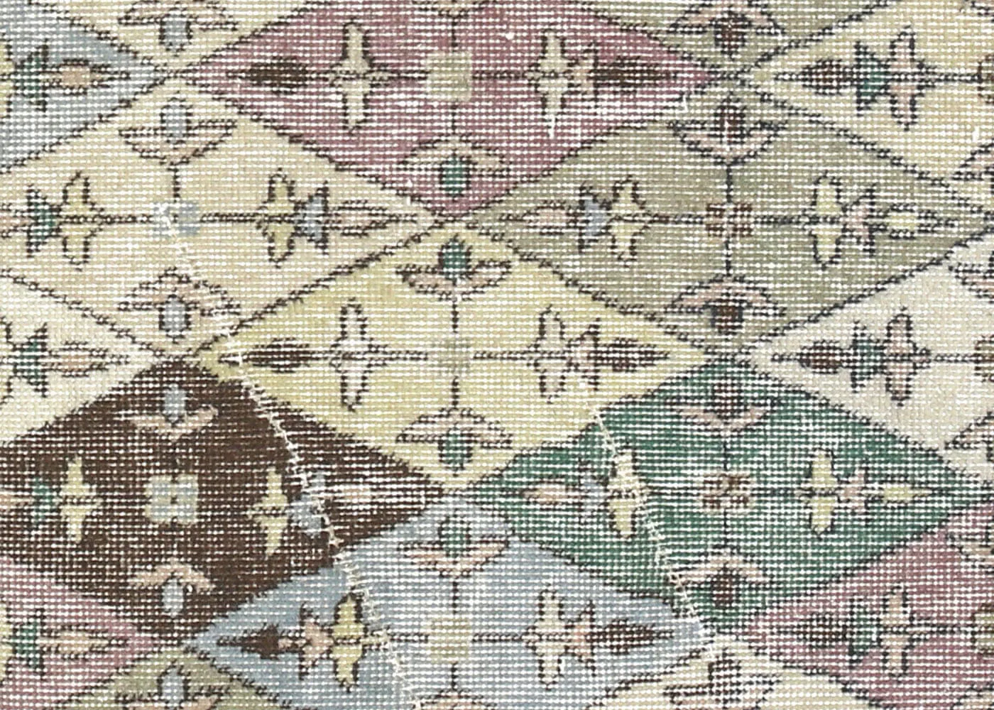 Vintage Turkish Mid-Century-Modern Rug - 3'9" x 7'1"