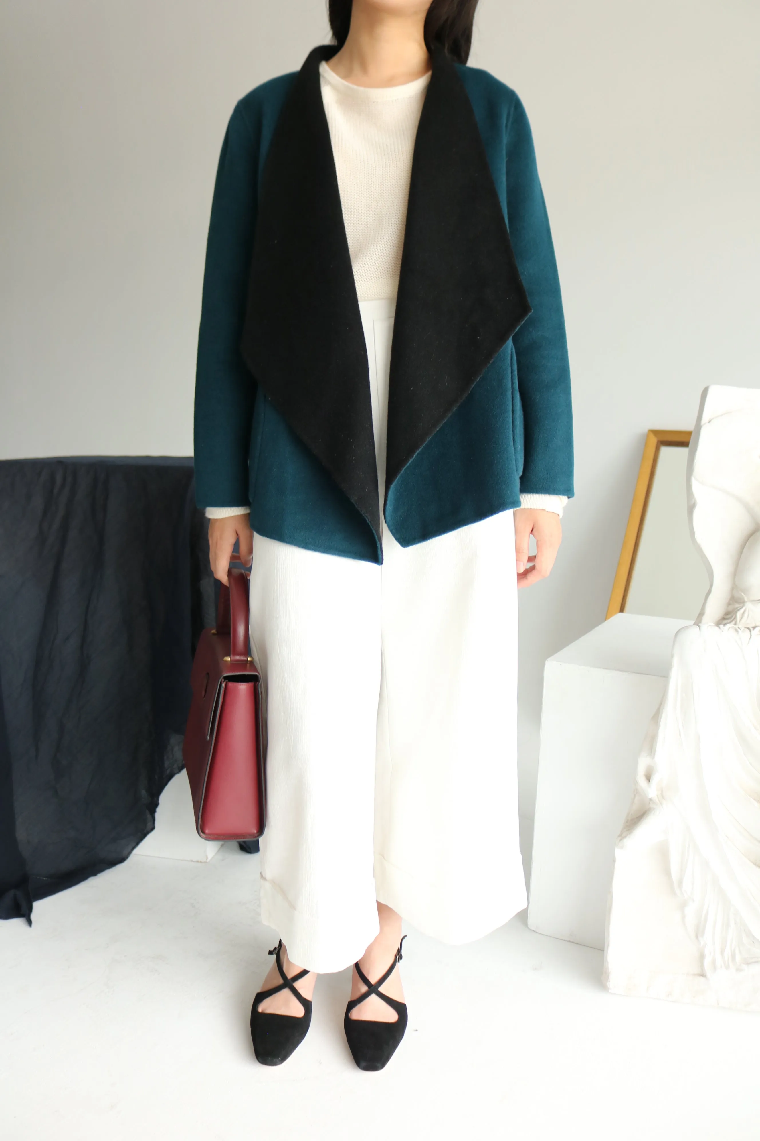 Yves coat-sold out